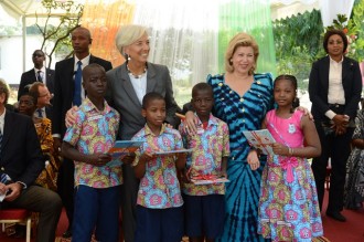 Côte d'Ivoire : Christine Lagarde et Dominique Ouattara  gà¢tent  les enfants du village SOS